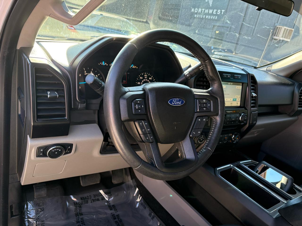 Ford F-150 4WD SuperCab 145" XL 2017