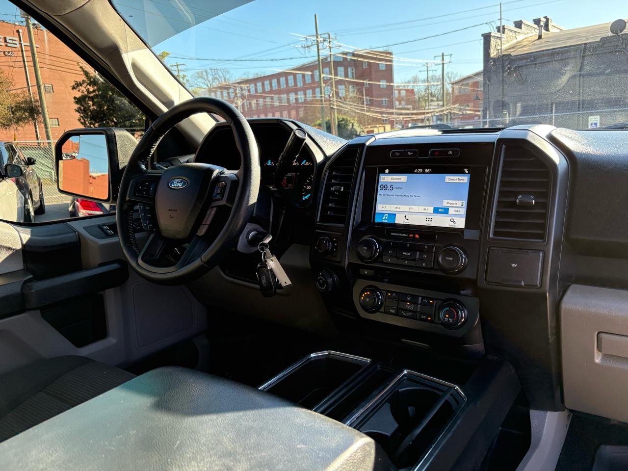 Ford F-150 4WD SuperCab 145" XL 2017