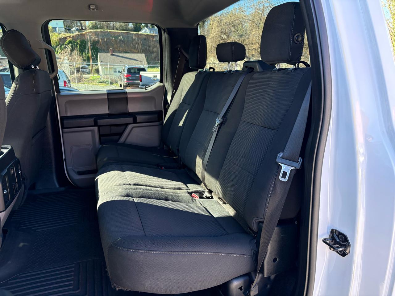 Ford F-150 4WD SuperCab 145" XL 2017