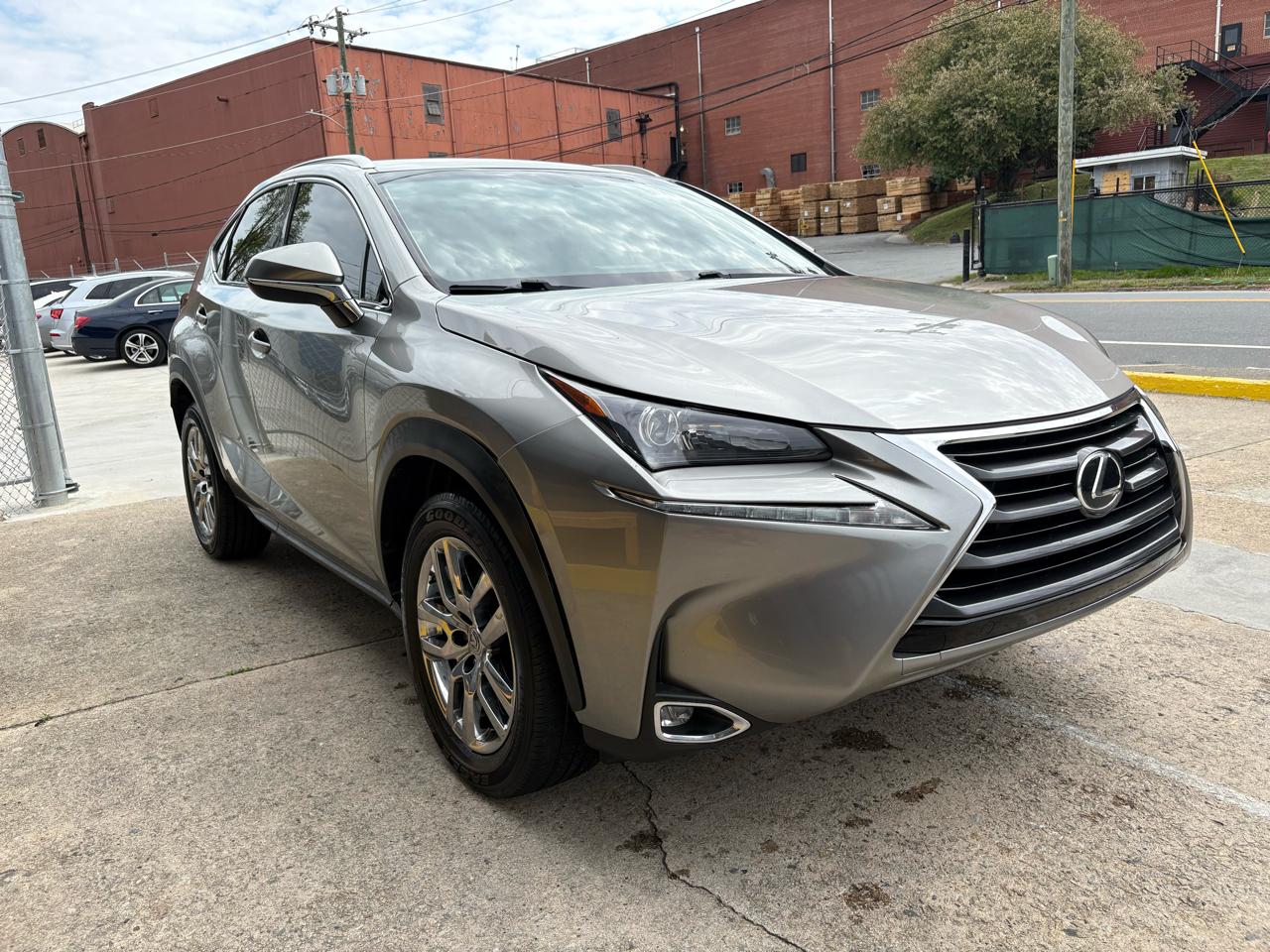 Lexus NX 200t FWD 2017