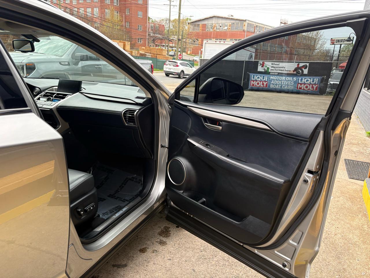 Lexus NX 200t FWD 2017