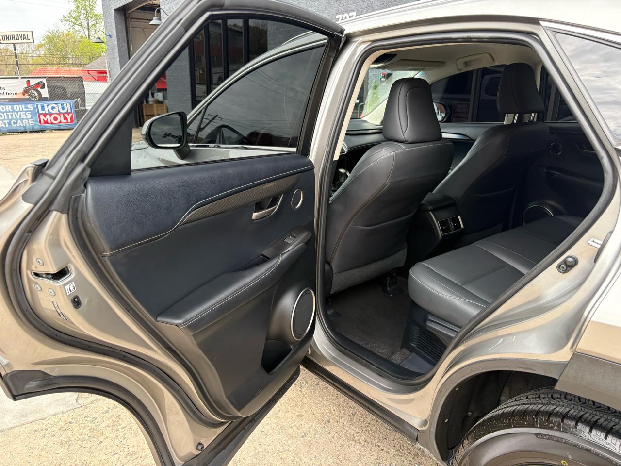 Lexus NX 200t FWD 2017