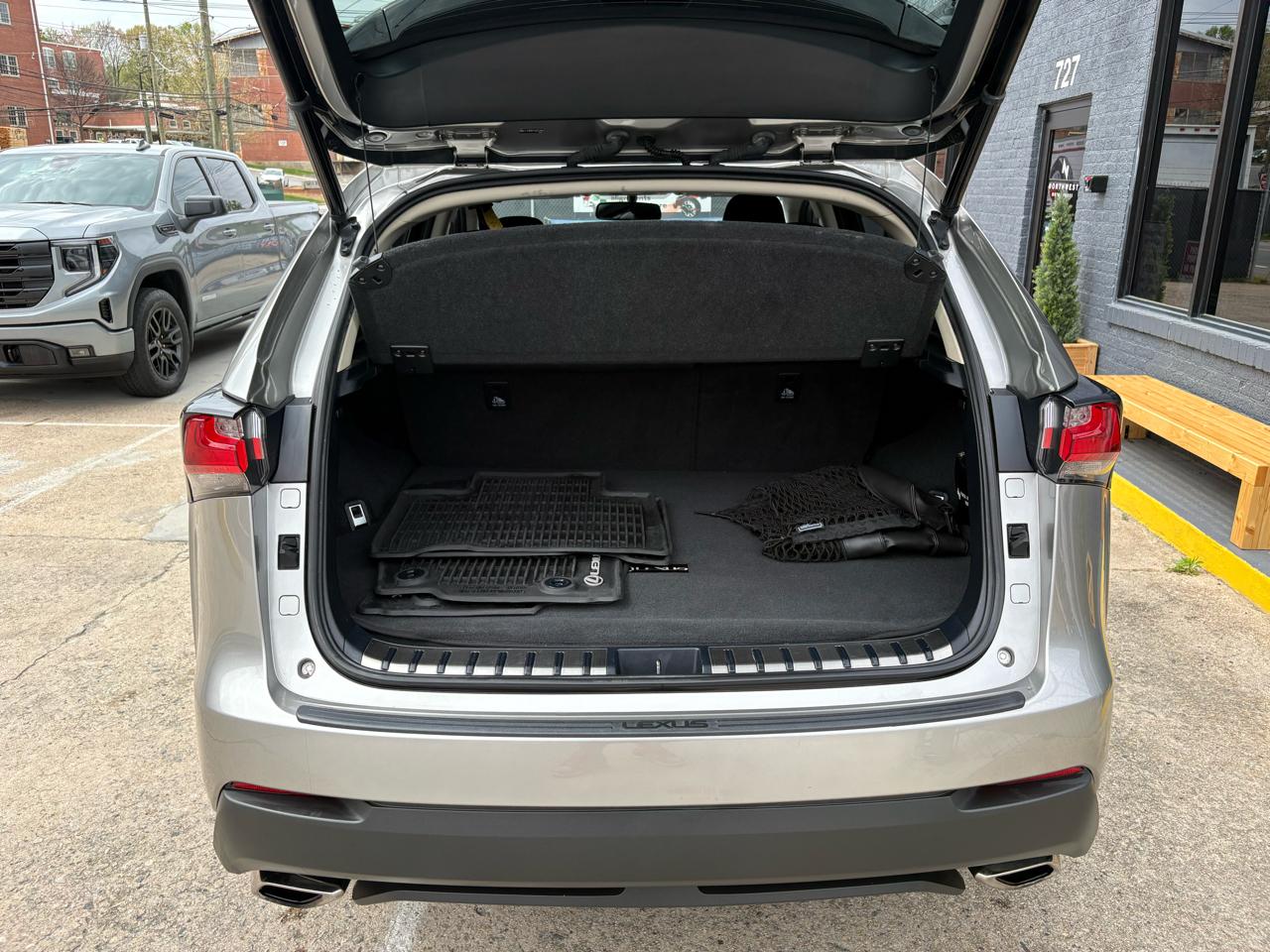 Lexus NX 200t FWD 2017