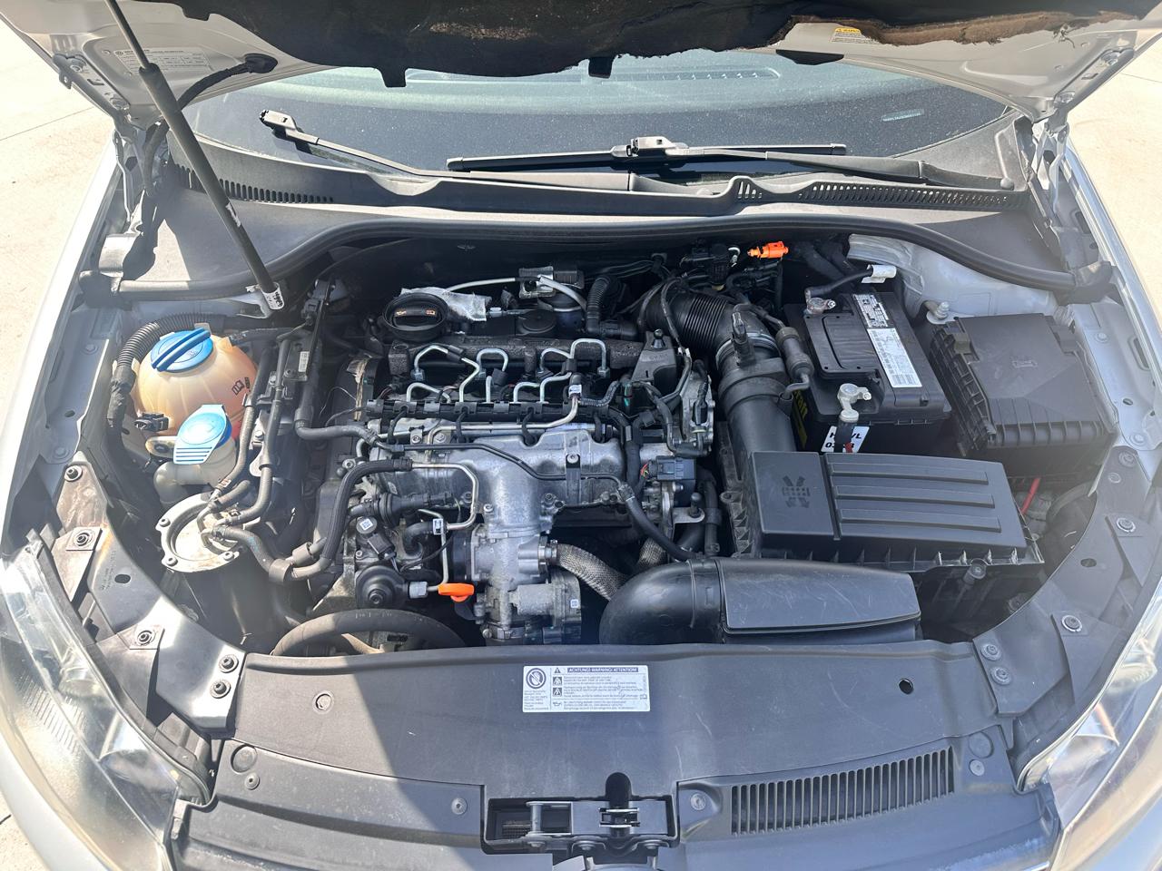 Volkswagen Jetta SportWagen 2.0L TDI 2012