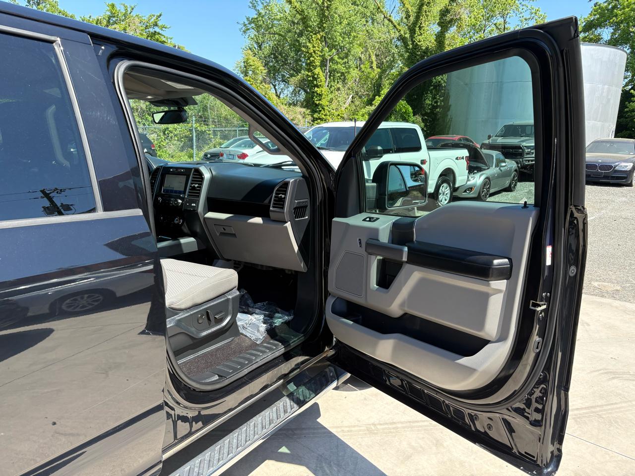 Ford F-150 2WD SuperCrew 139" XLT 2020