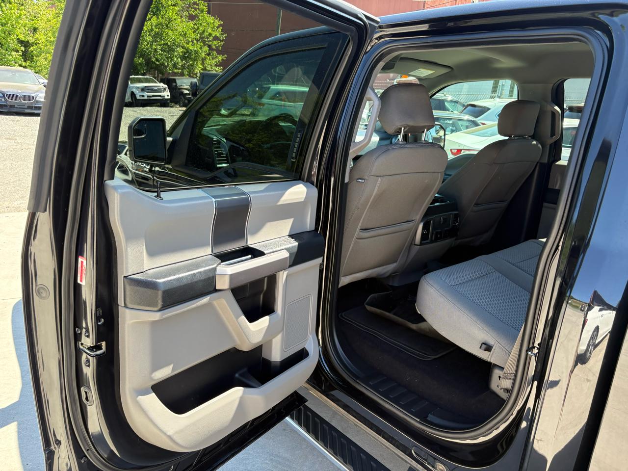 Ford F-150 2WD SuperCrew 139" XLT 2020