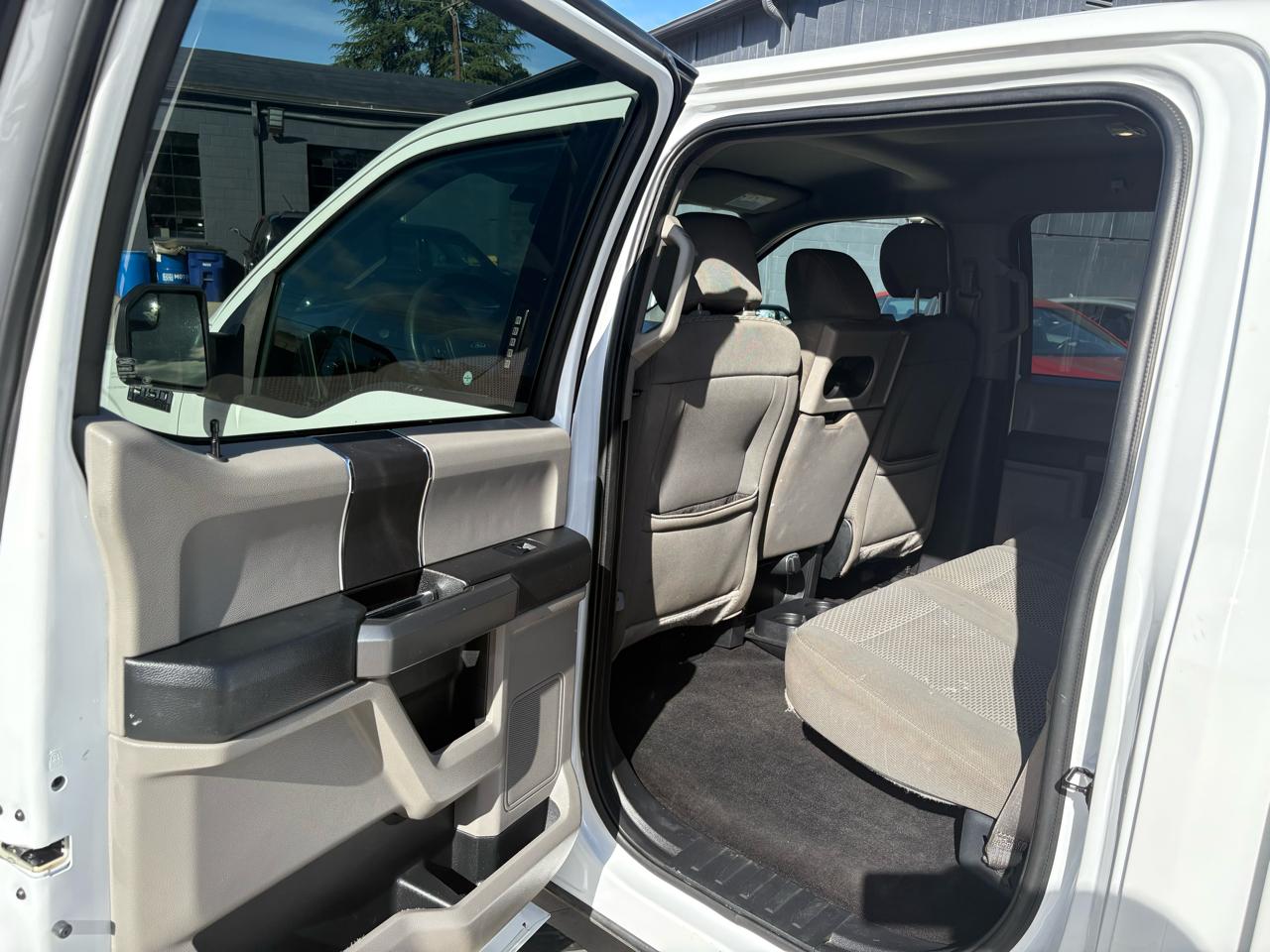 Ford F-150 4WD SuperCab 145" XLT 2018