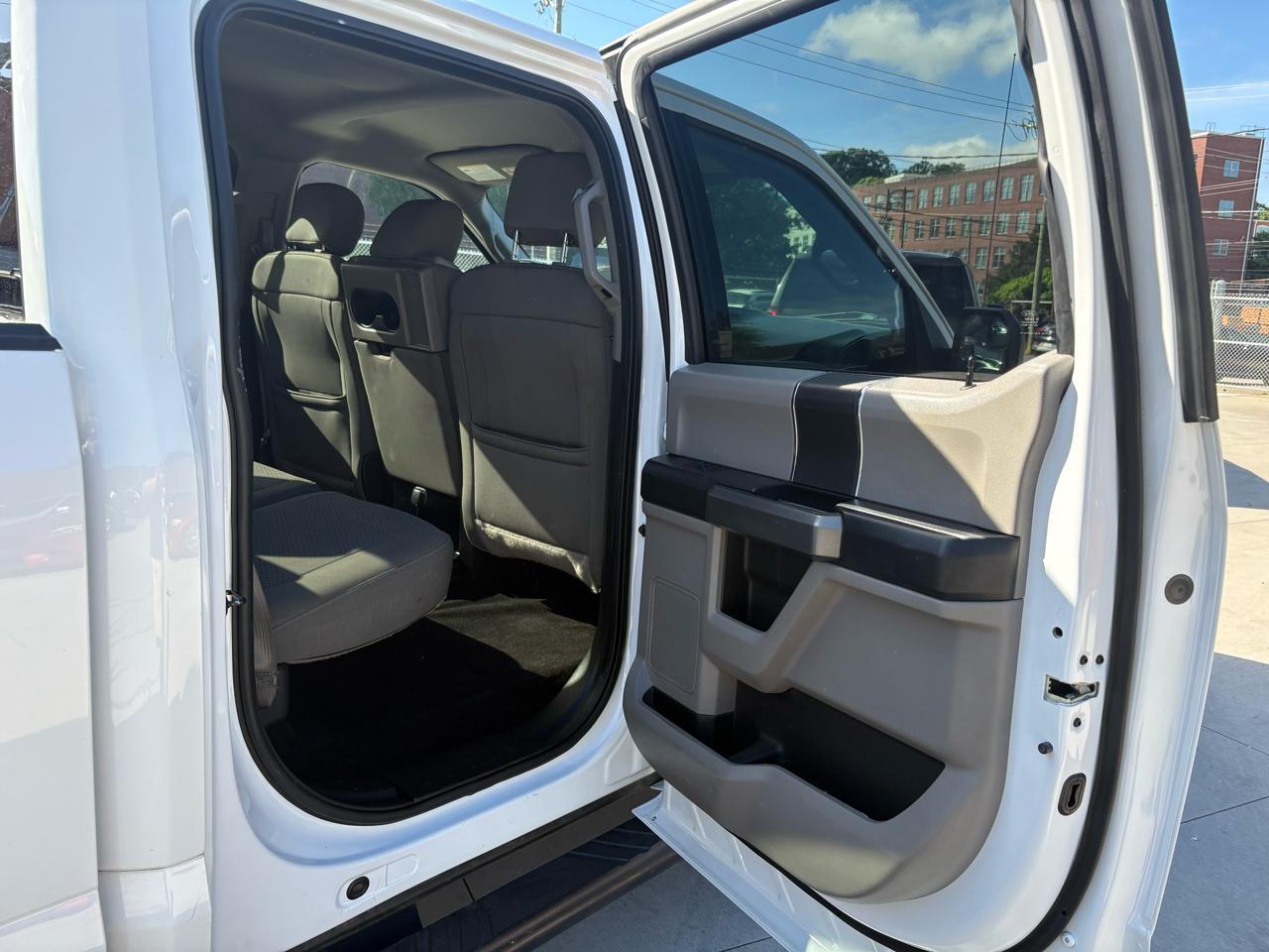 Ford F-150 4WD SuperCab 145" XLT 2018