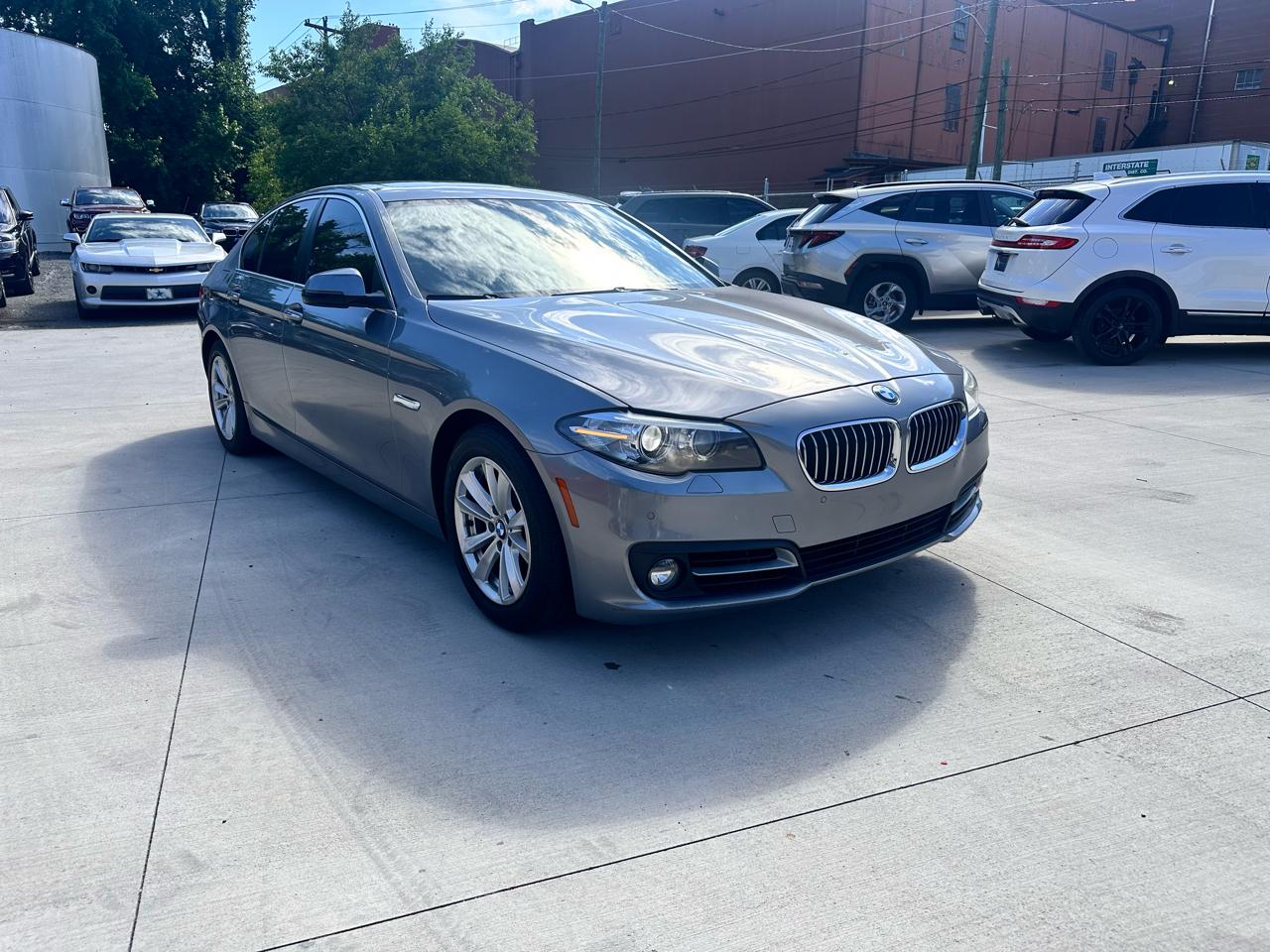 BMW 5-Series 528i 2015