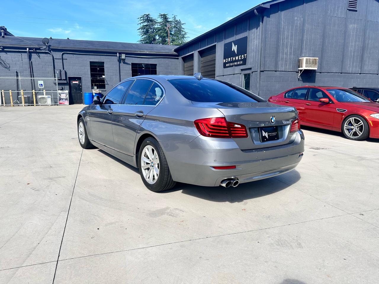 BMW 5-Series 528i 2015