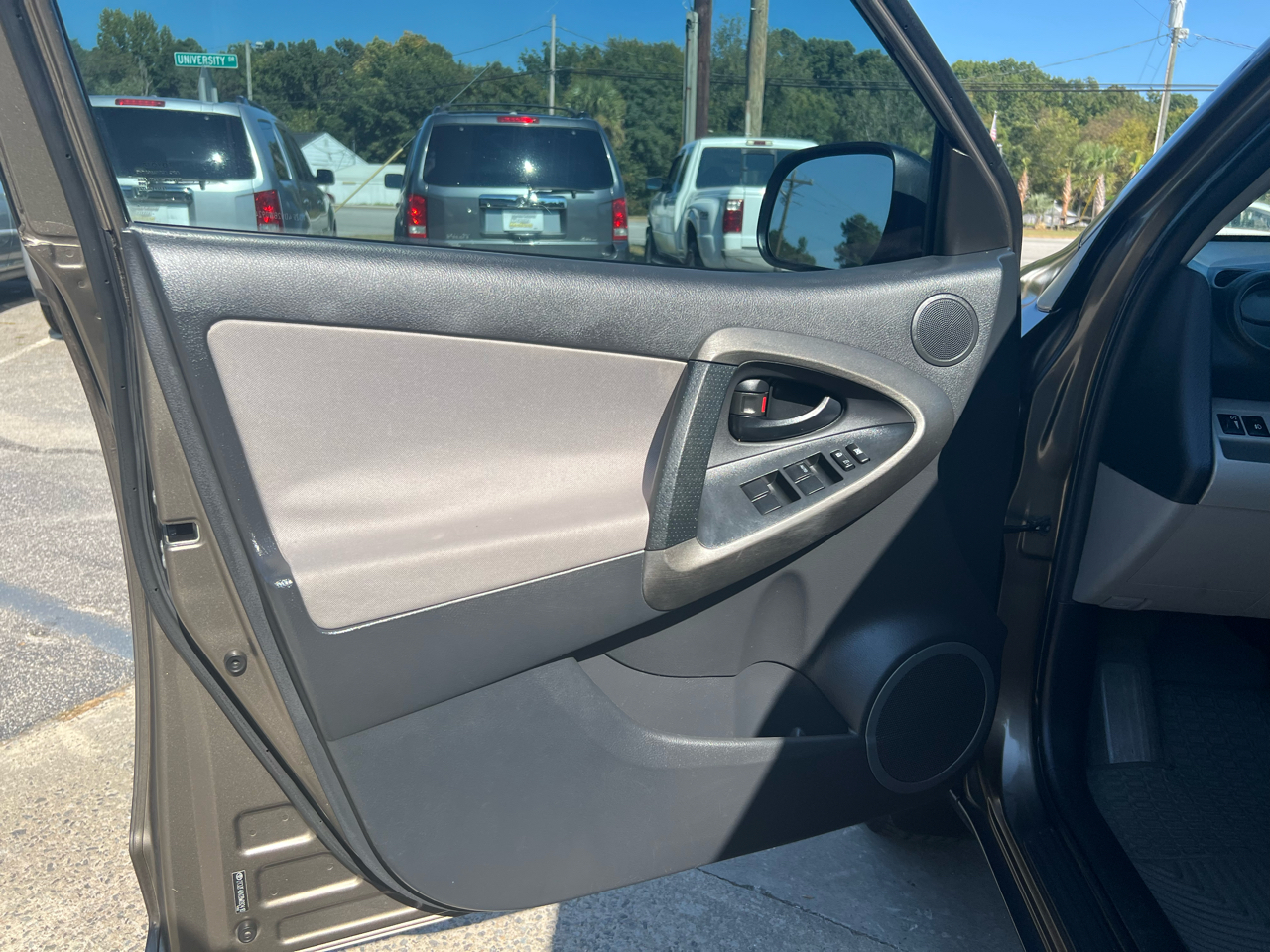 2011 Toyota RAV4 Base photo 9
