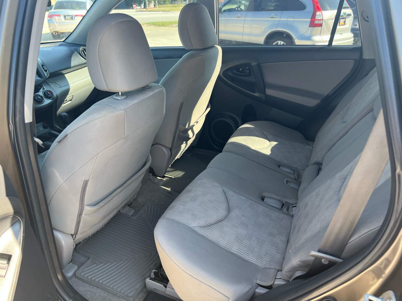 2011 Toyota RAV4 Base photo 11