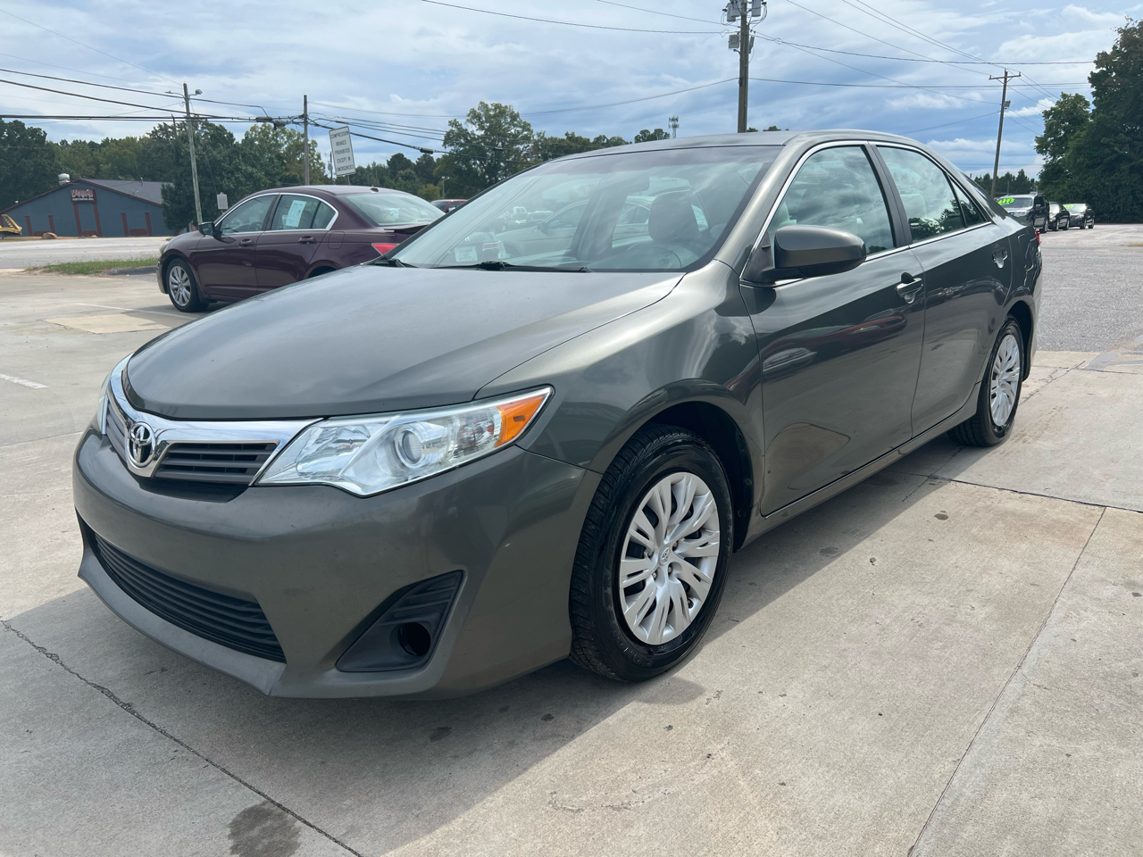 2013 Toyota Camry L photo 2
