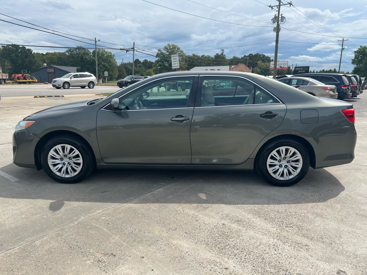 2013 Toyota Camry L photo 9