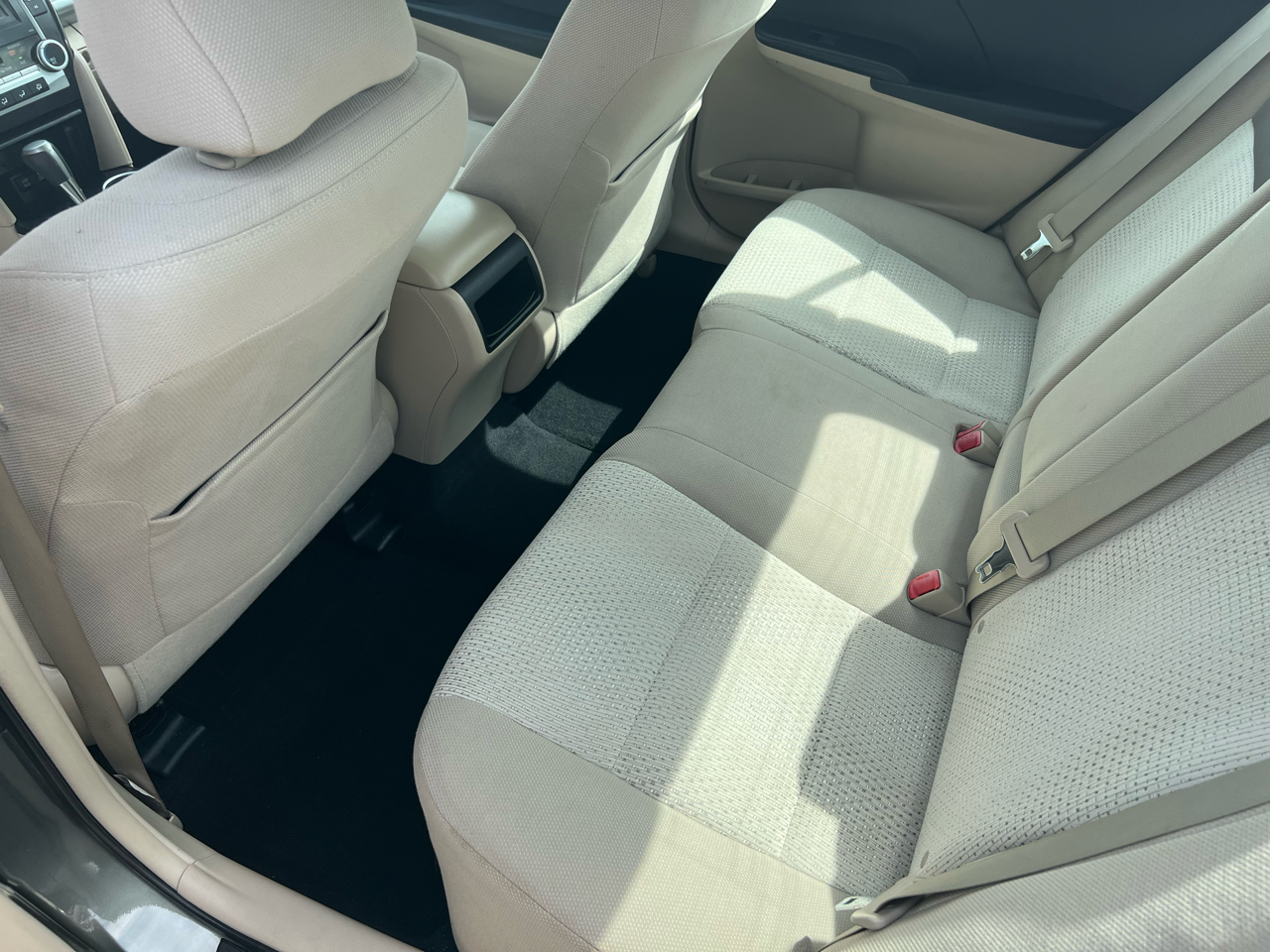 2013 Toyota Camry L photo 13