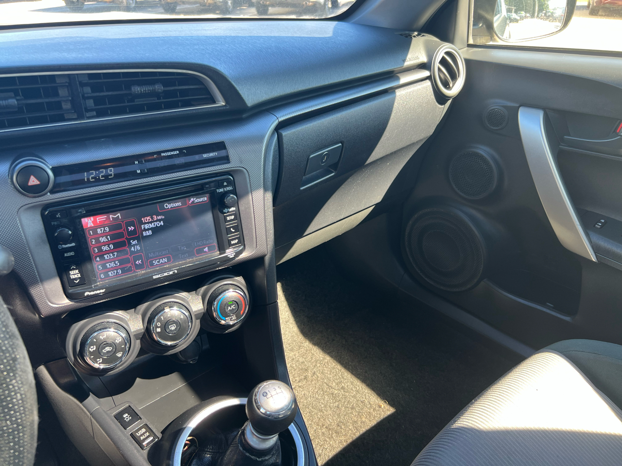 Scion tC Sports Coupe 6-Spd MT 2015 Scion tC Sports Coupe 6-Spd MT 2015