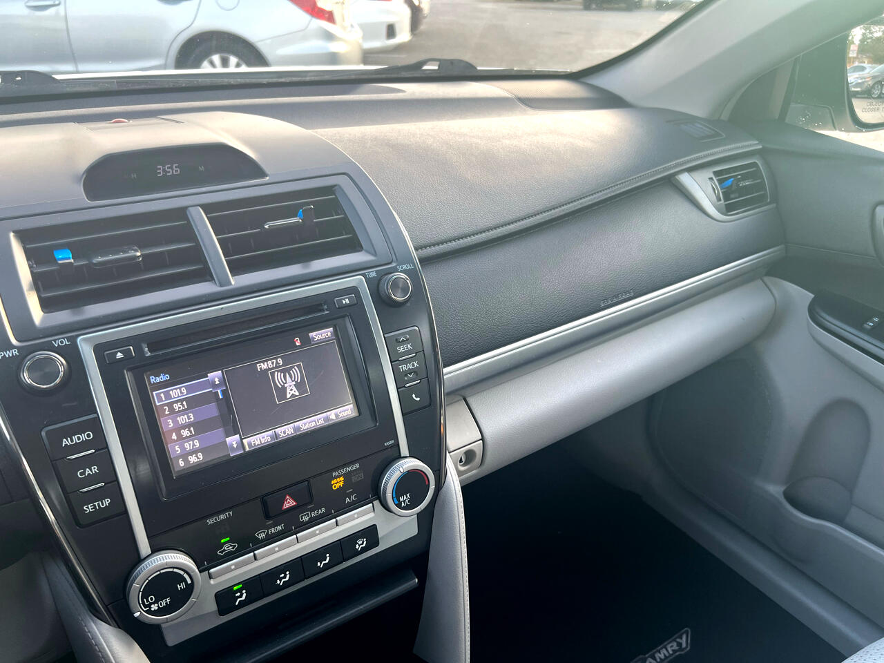 Toyota Camry SE 2014