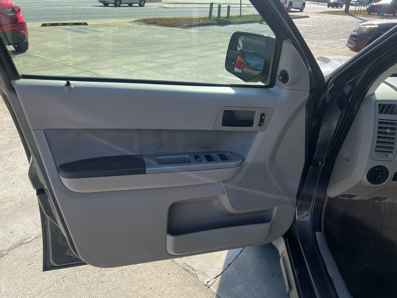 Ford Escape XLT FWD 2011