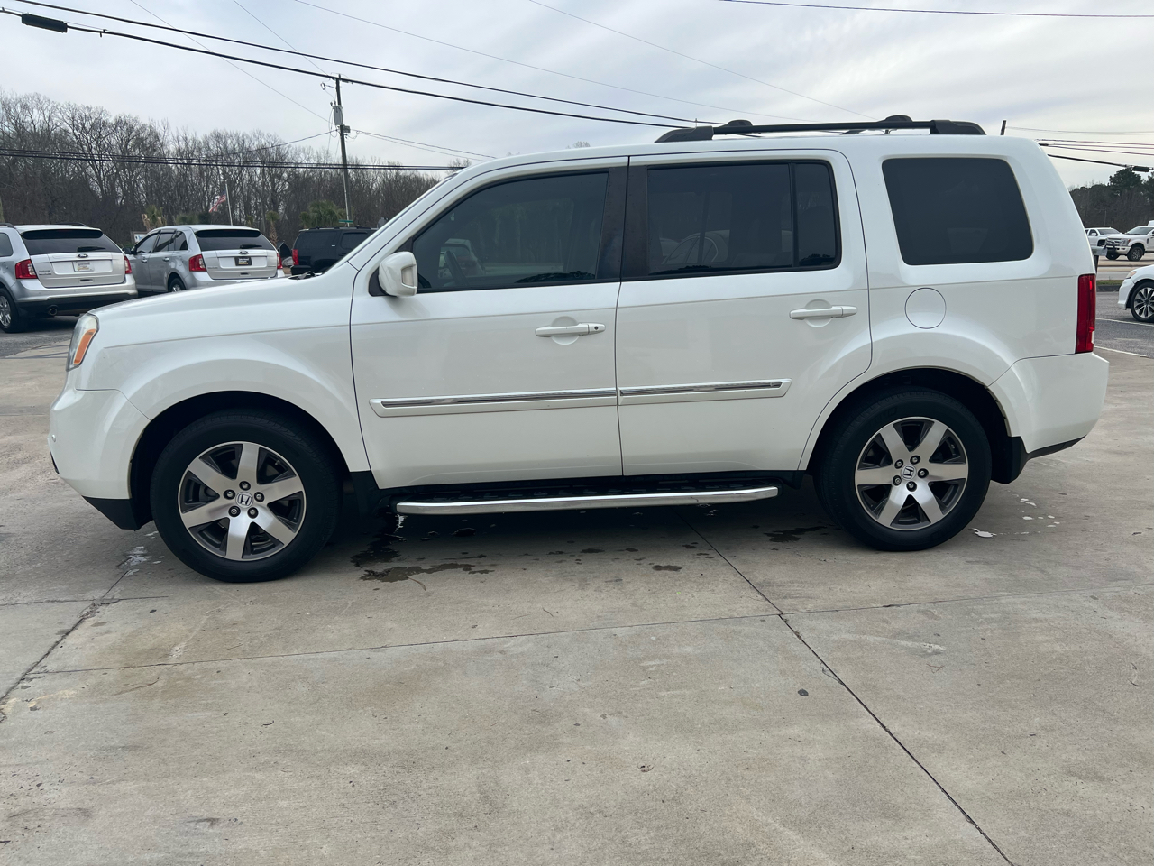 Honda Pilot Touring 4WD 5-Spd AT with DVD 2013