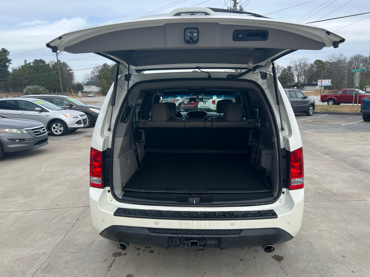 Honda Pilot Touring 4WD 5-Spd AT with DVD 2013