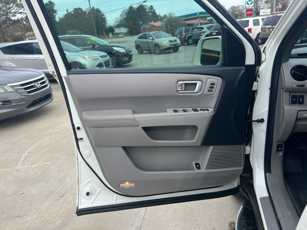 Honda Pilot Touring 4WD 5-Spd AT with DVD 2013