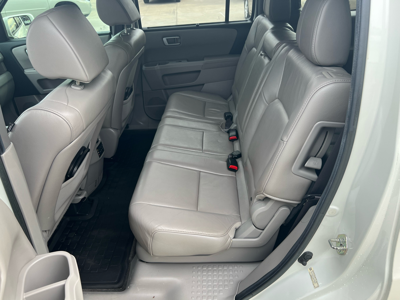 Honda Pilot Touring 4WD 5-Spd AT with DVD 2013