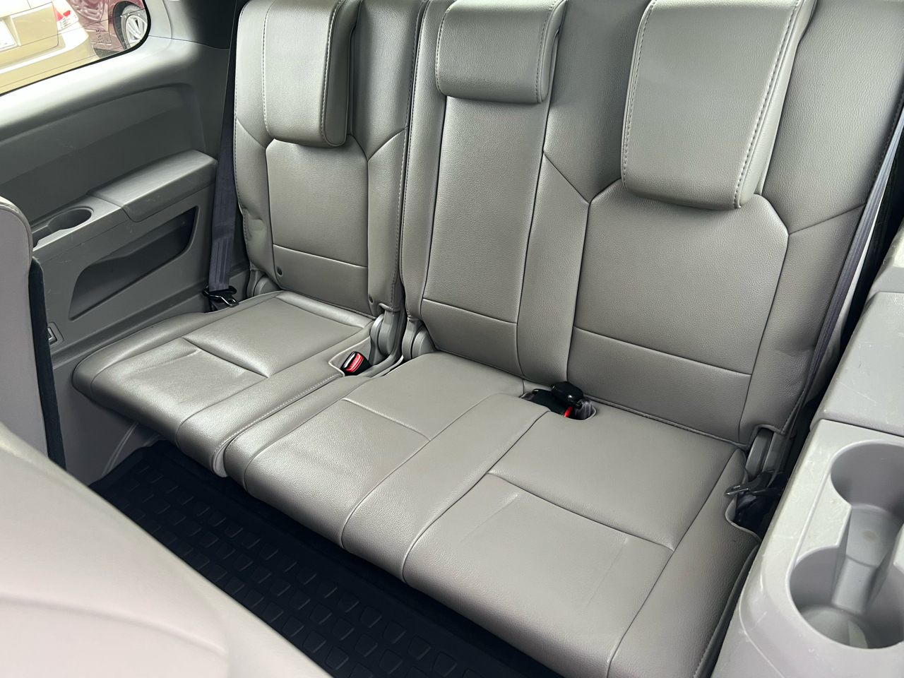 Honda Pilot Touring 4WD 5-Spd AT with DVD 2013