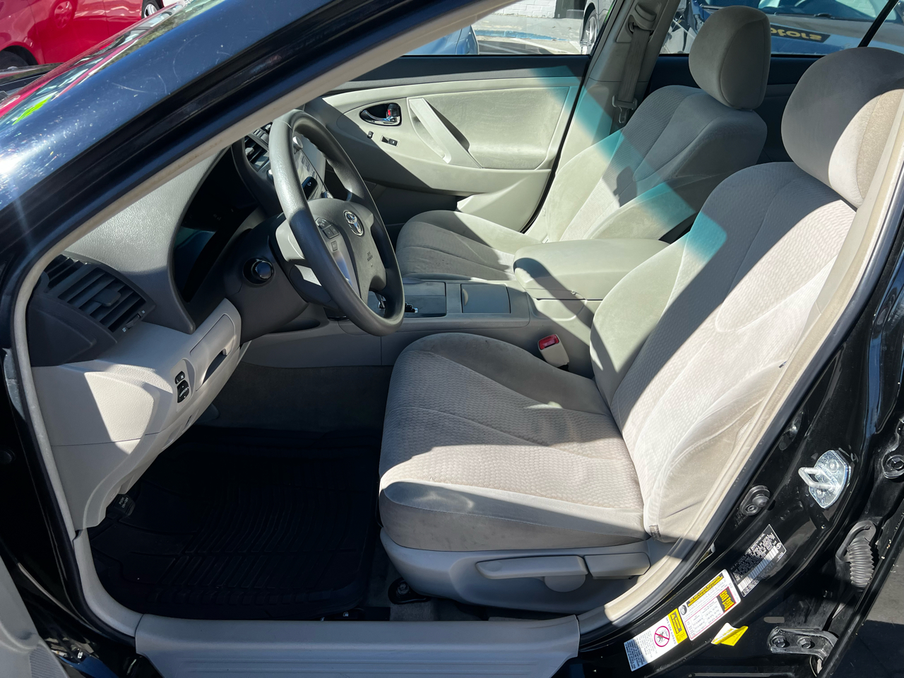 Toyota Camry Base 6-Spd AT 2011