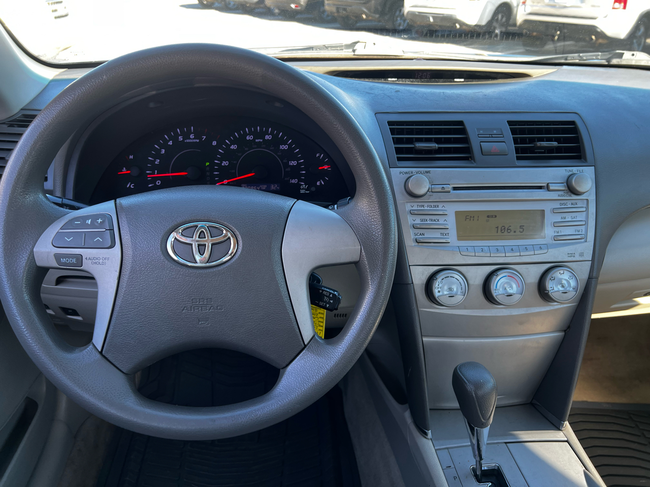 Toyota Camry Base 6-Spd AT 2011