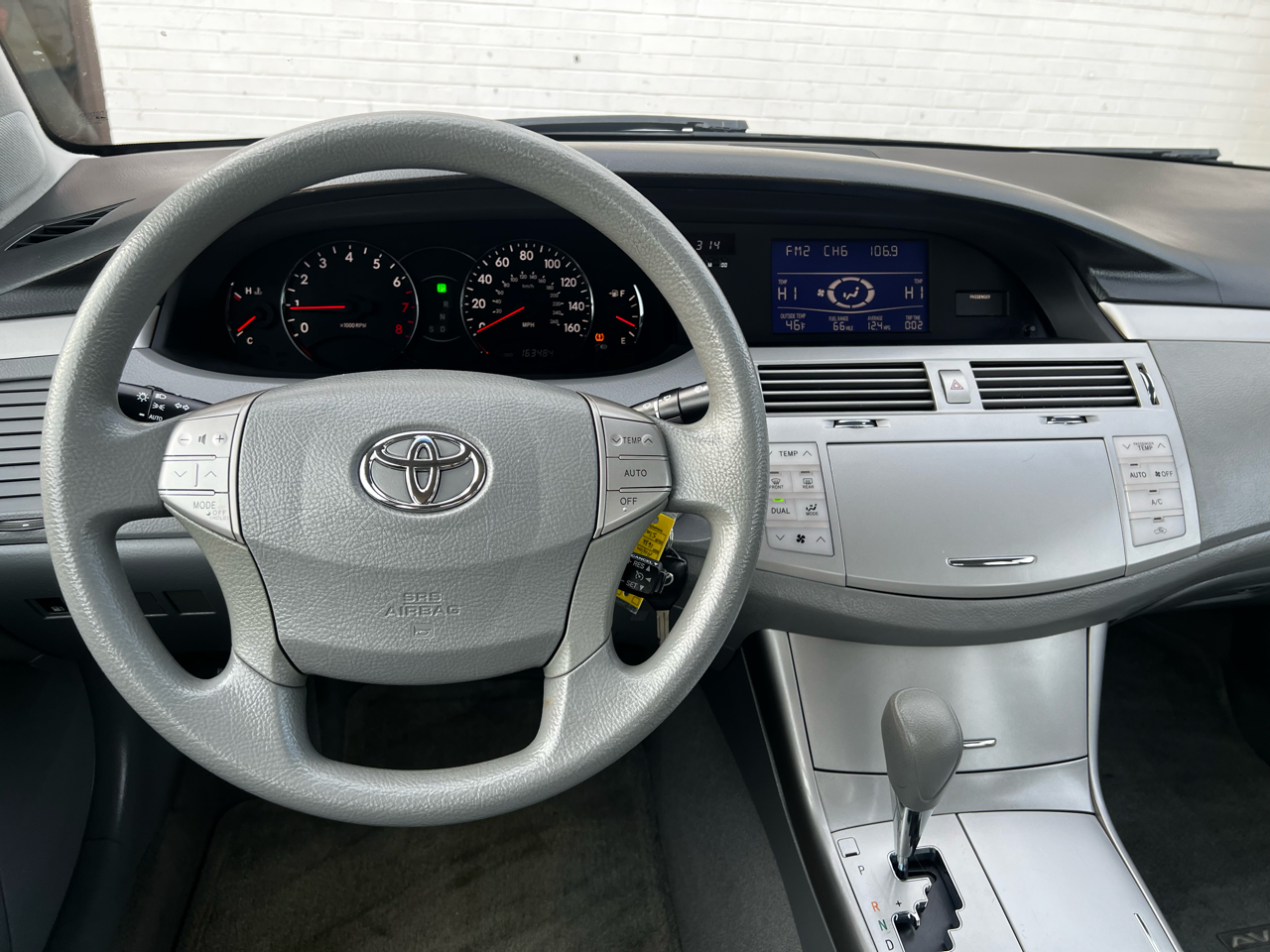 Toyota Avalon XL 2009