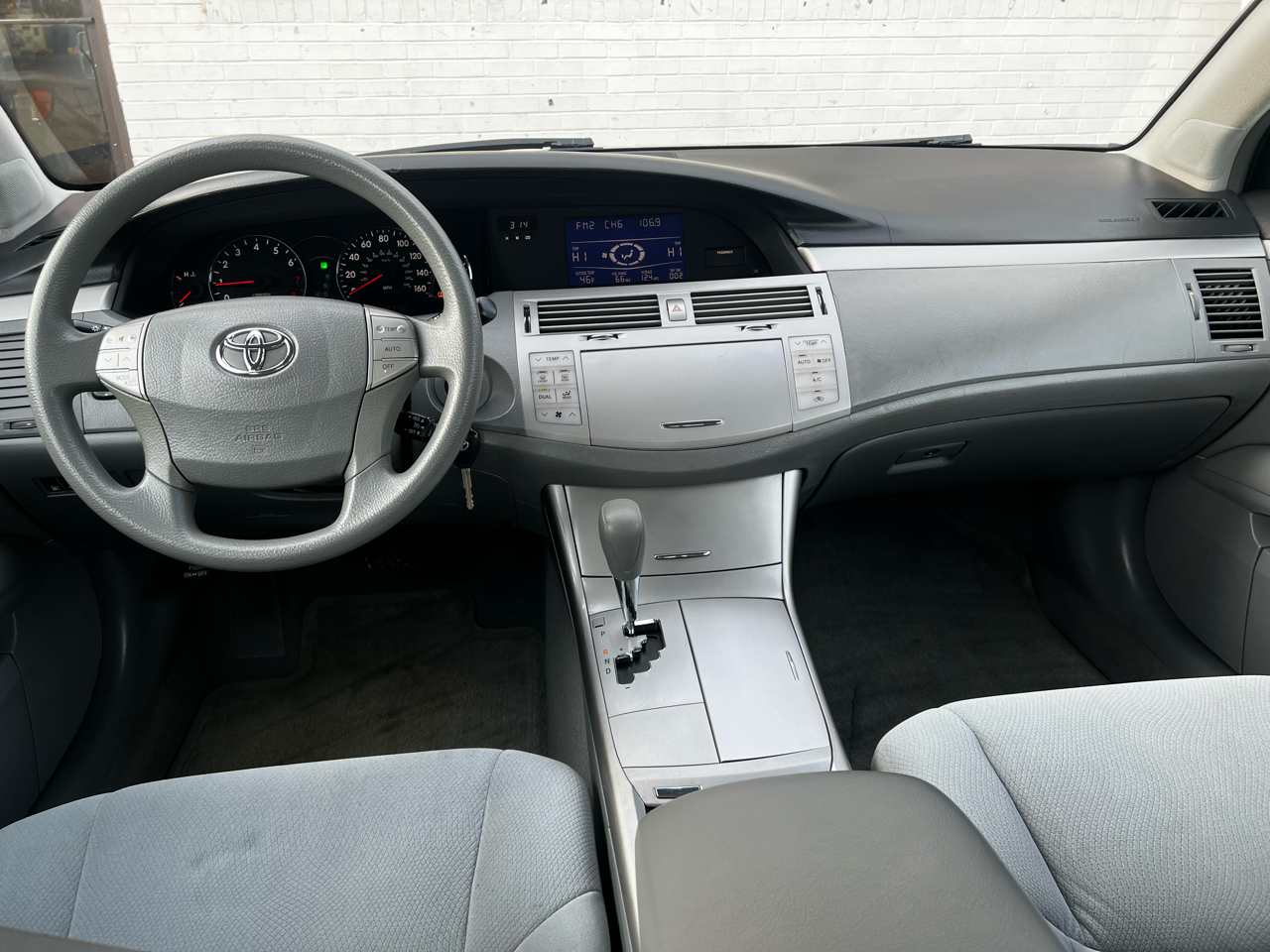 Toyota Avalon XL 2009