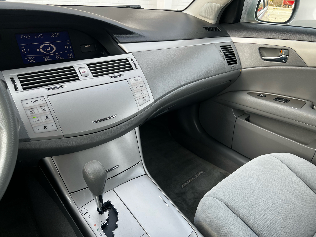 Toyota Avalon XL 2009