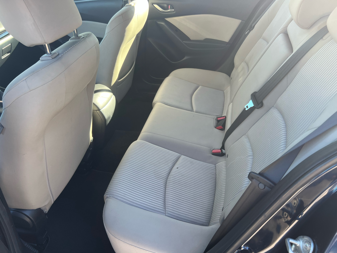 Mazda MAZDA3 i Touring AT 5-Door 2016