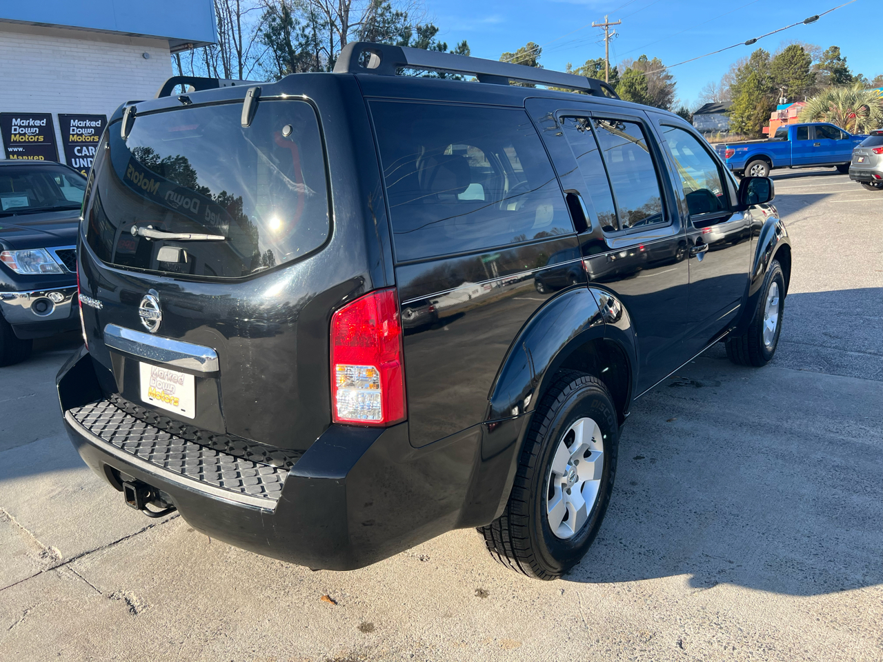 Nissan Pathfinder SE 2WD 2008