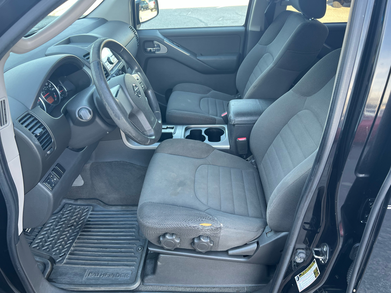 Nissan Pathfinder SE 2WD 2008