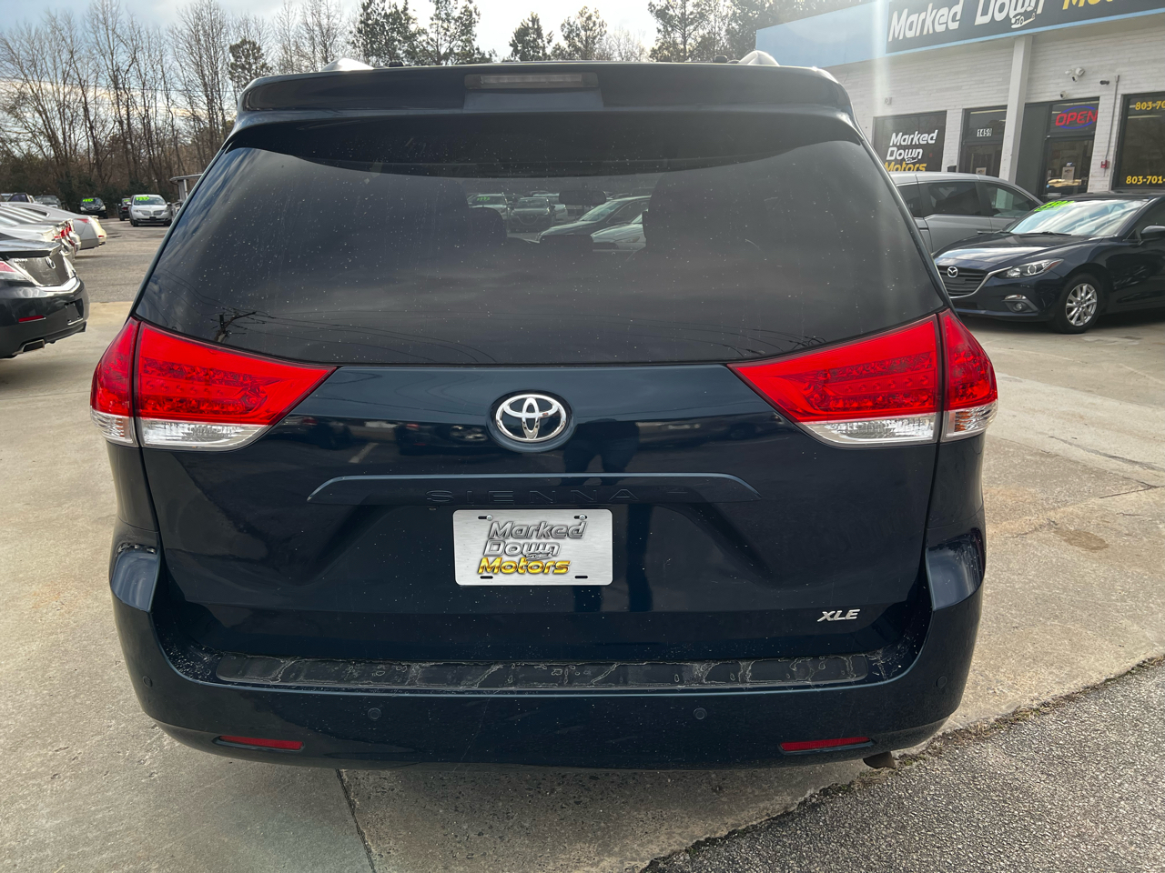 Toyota Sienna XLE 8-Pass V6 2011