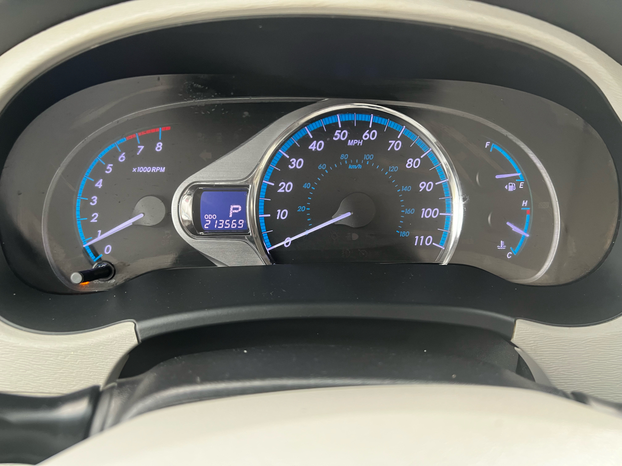 Toyota Sienna XLE 8-Pass V6 2011