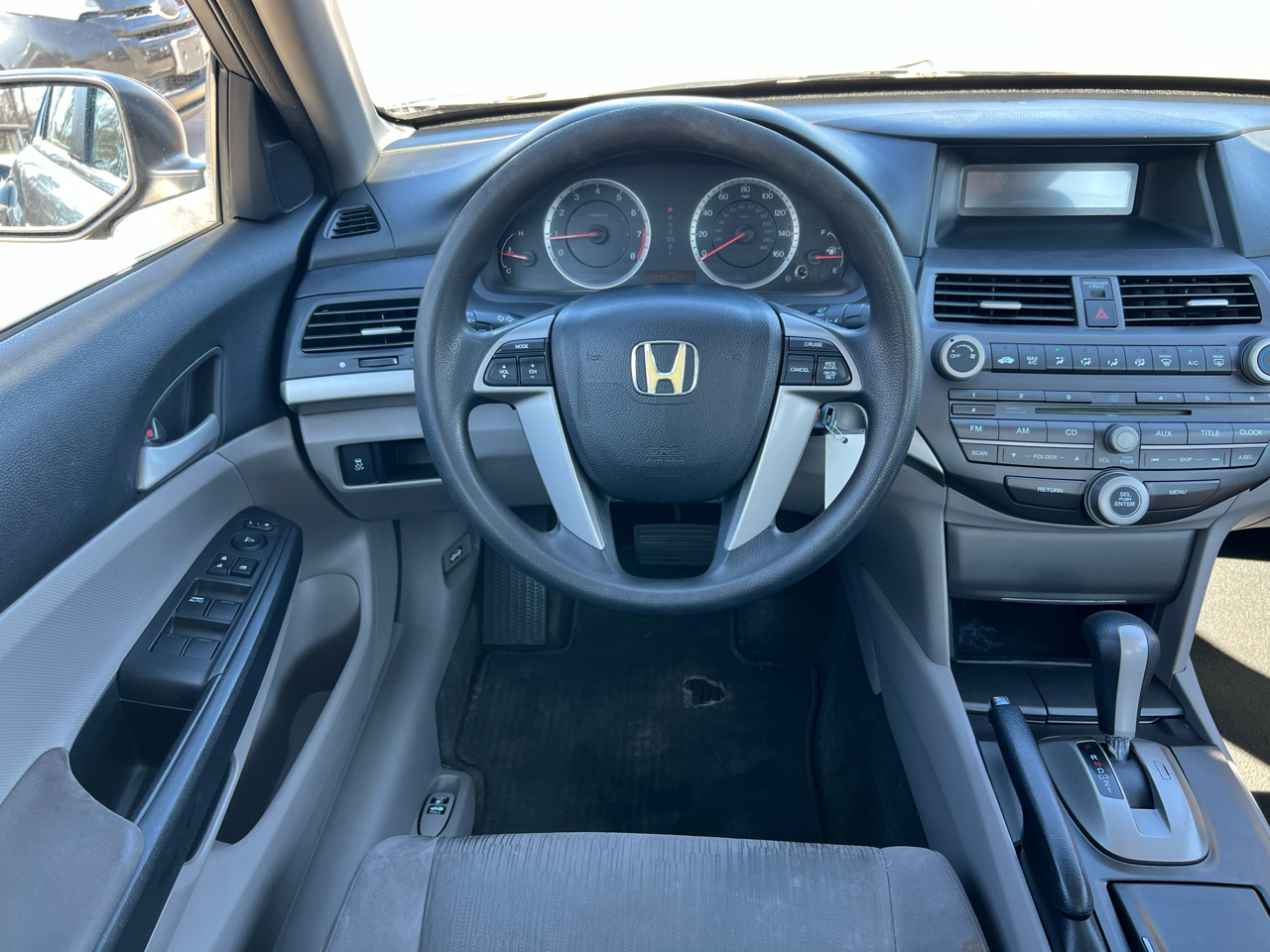 Honda Accord LX sedan AT 2012