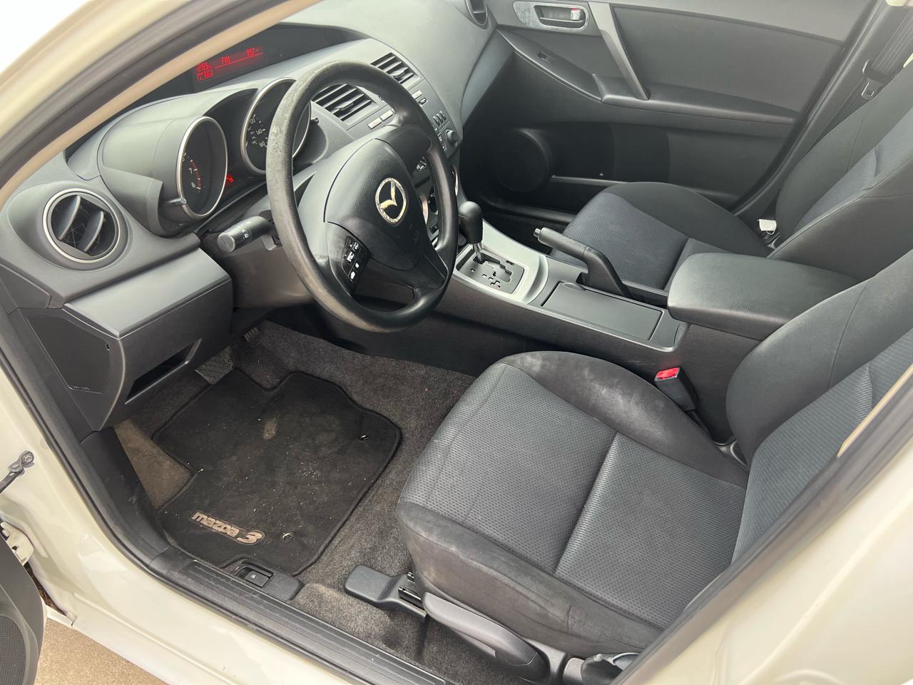 Mazda MAZDA3 i Sport 4-Door 2010