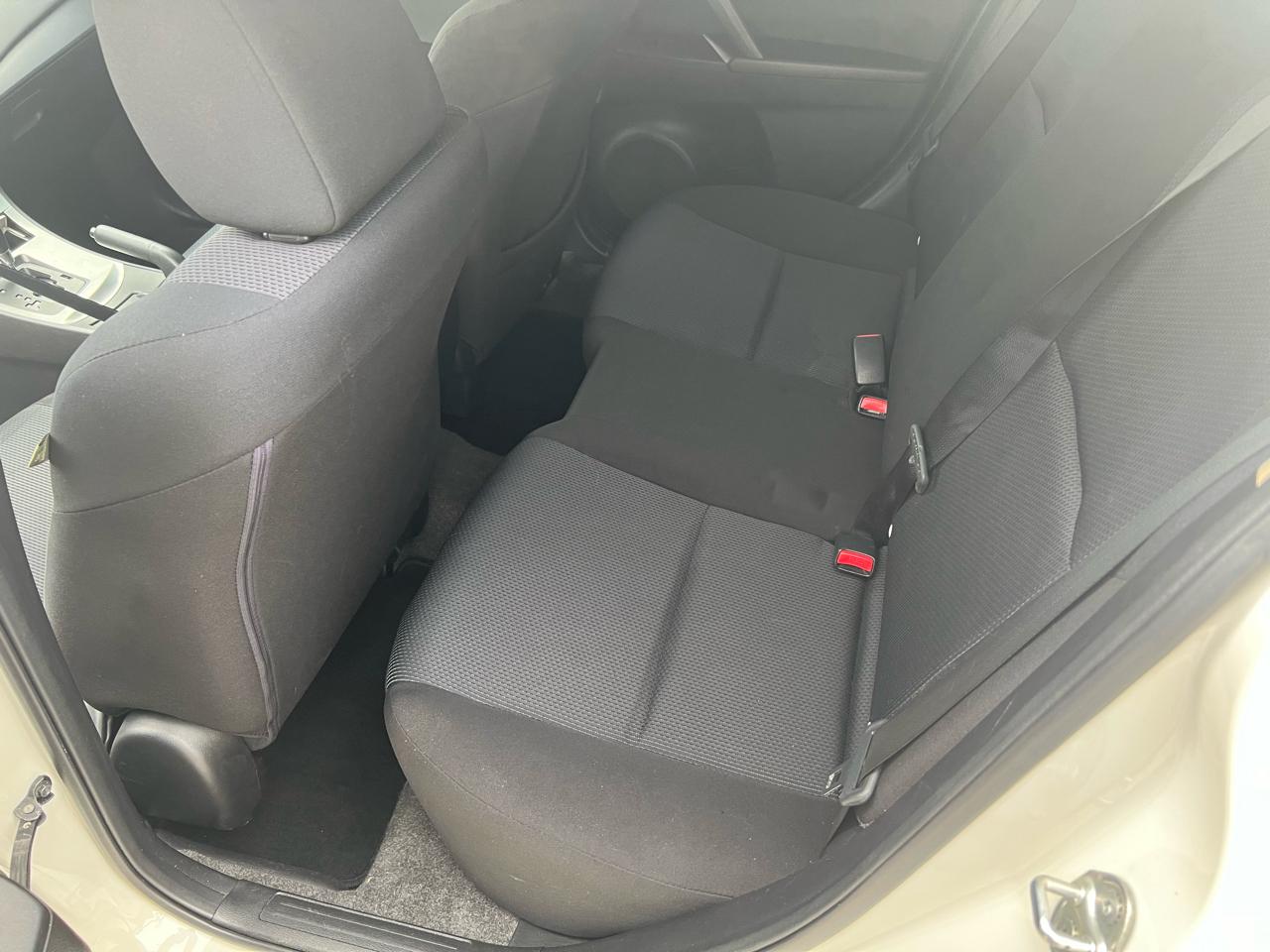 Mazda MAZDA3 i Sport 4-Door 2010