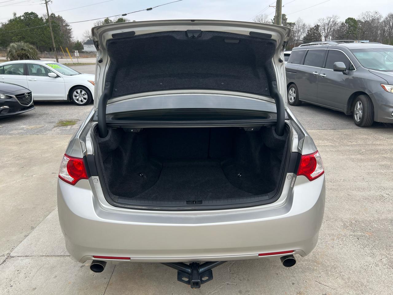 Acura TSX 5-Speed AT with Tech Package 2009