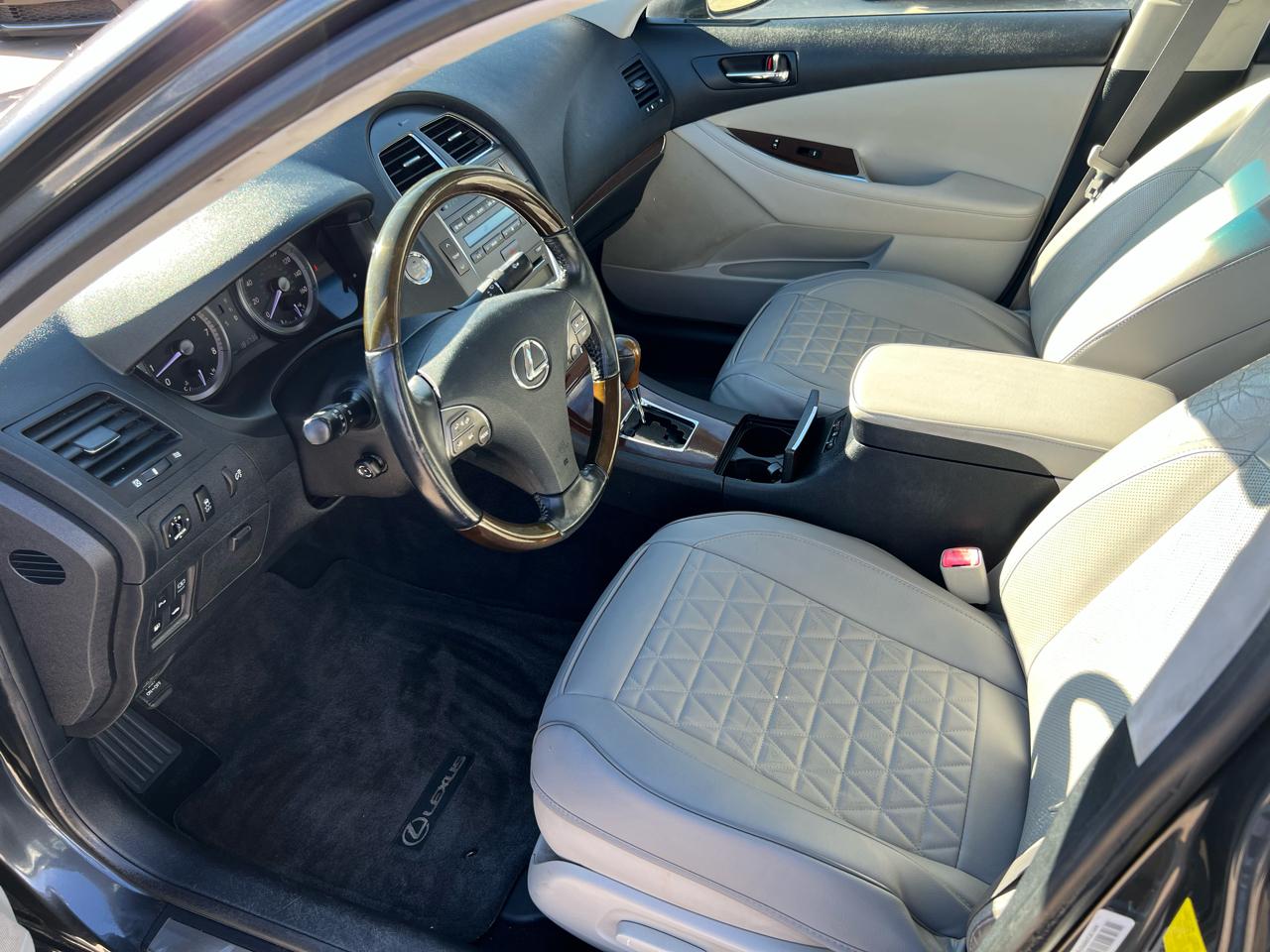 Lexus ES 350 Sedan 2011