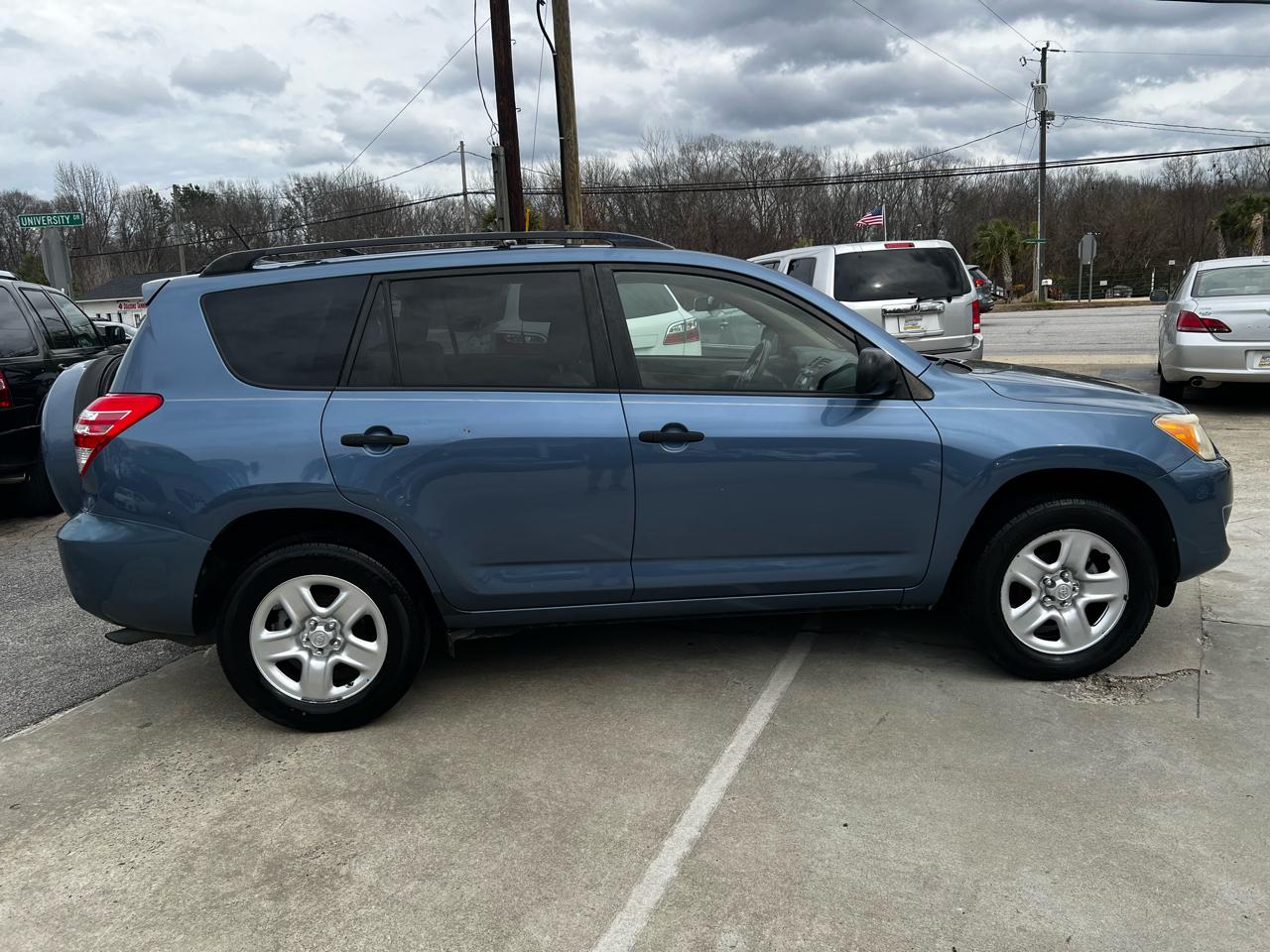 Toyota RAV4 Base I4 2WD 2010