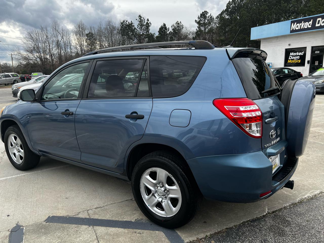 Toyota RAV4 Base I4 2WD 2010