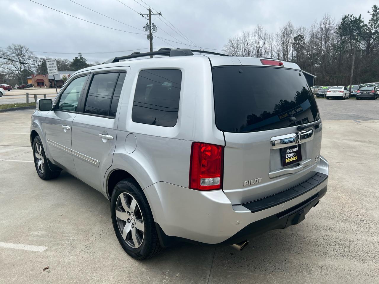 Honda Pilot Touring 4WD 5-Spd AT with DVD 2012