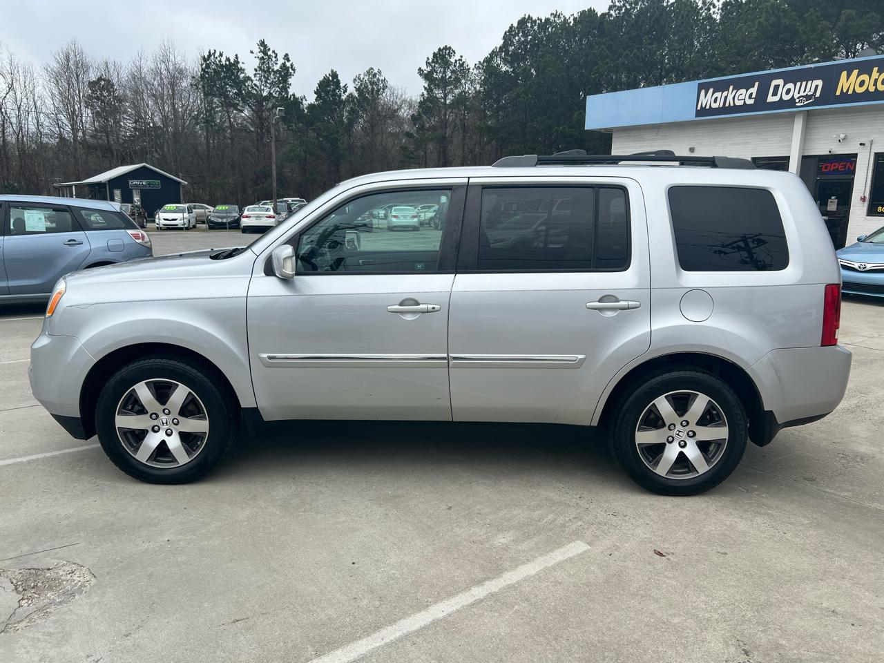 Honda Pilot Touring 4WD 5-Spd AT with DVD 2012