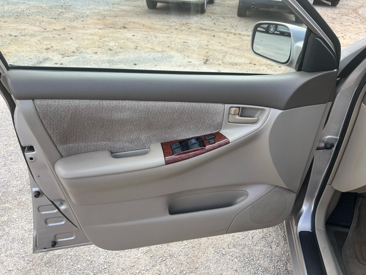 Toyota Corolla LE 2003