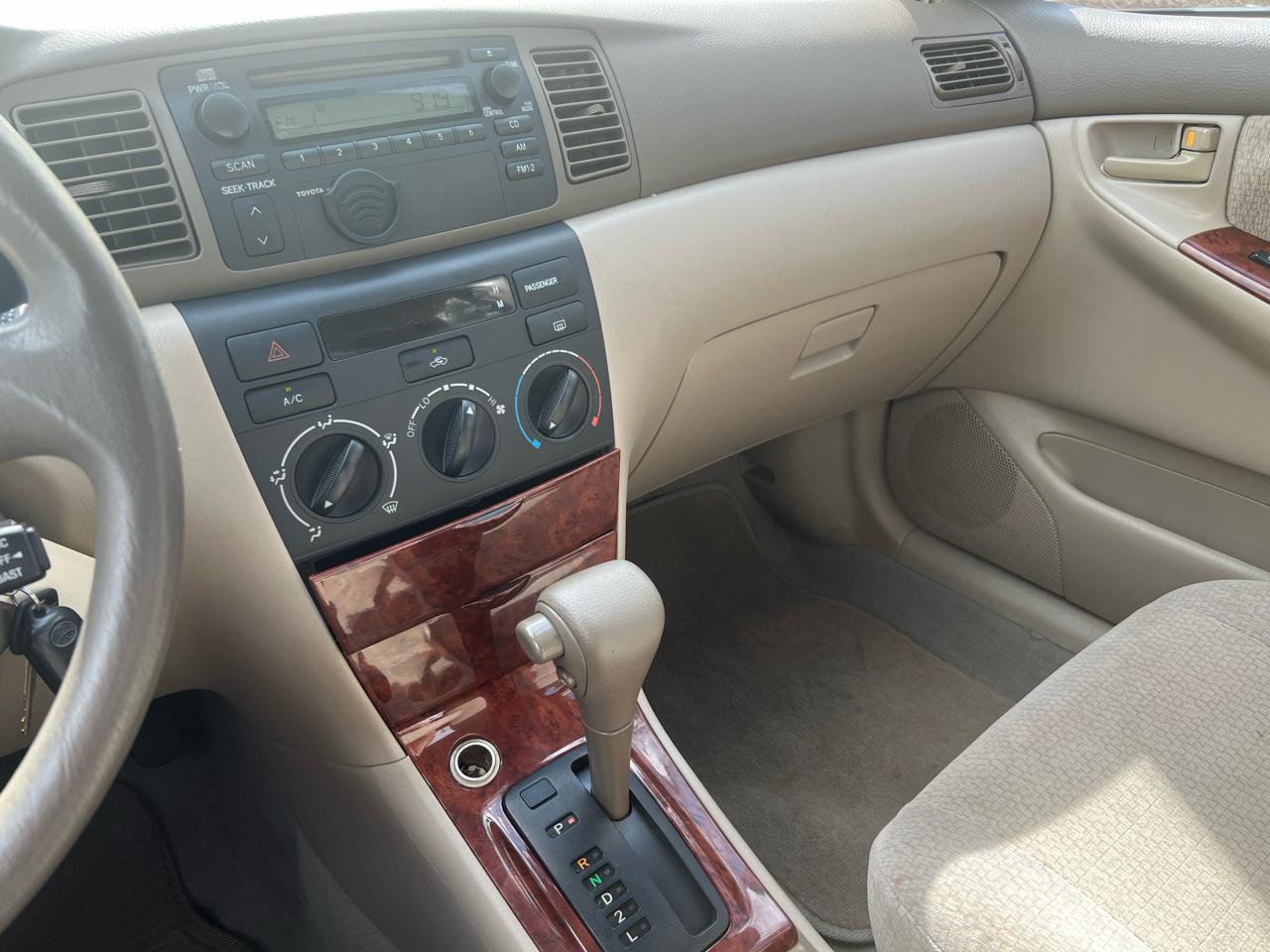 Toyota Corolla LE 2003