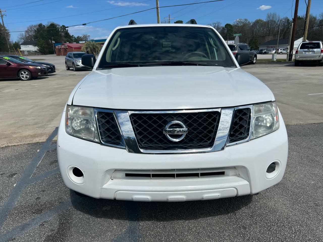 Nissan Pathfinder S 2012