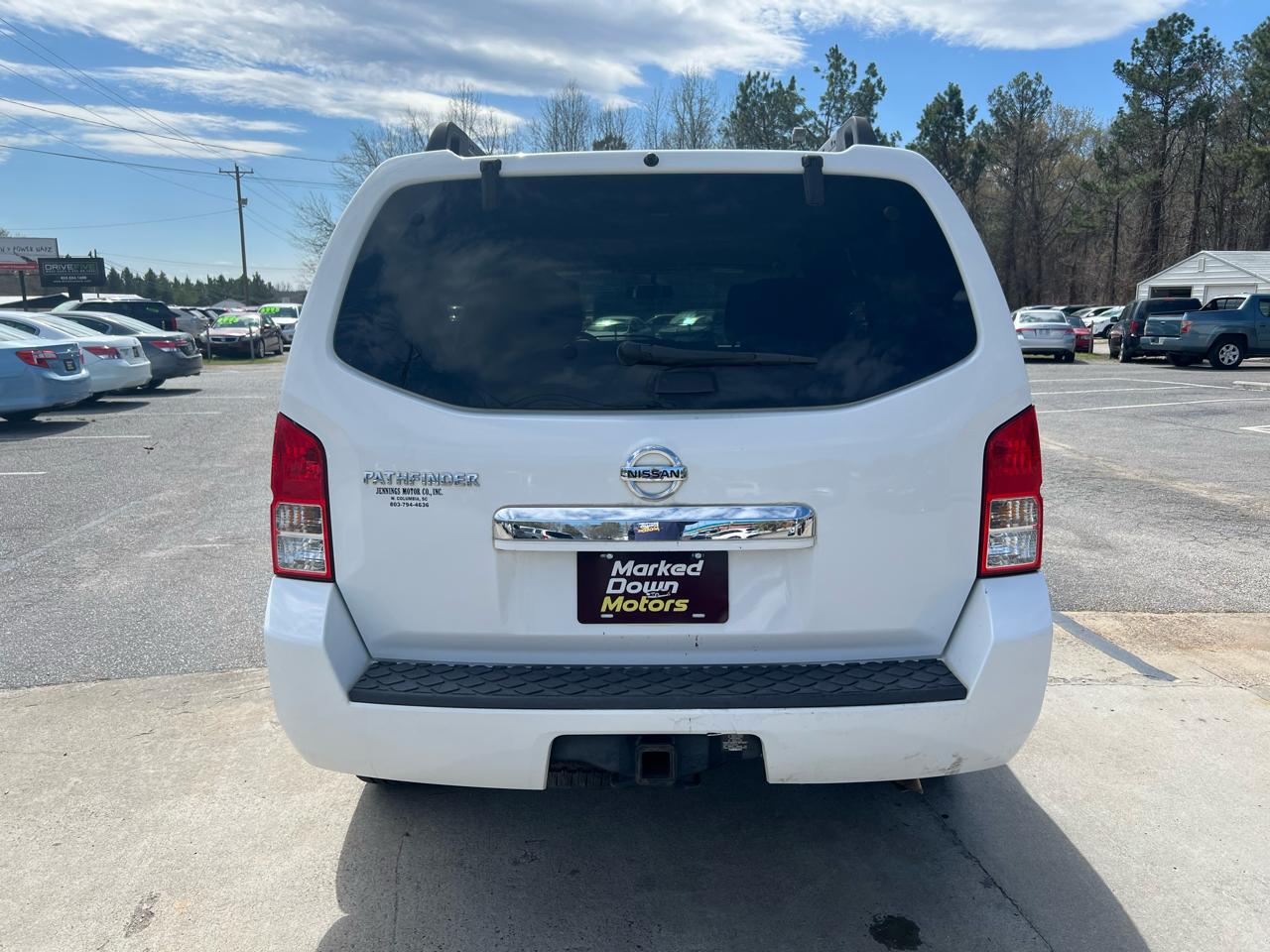 Nissan Pathfinder S 2012